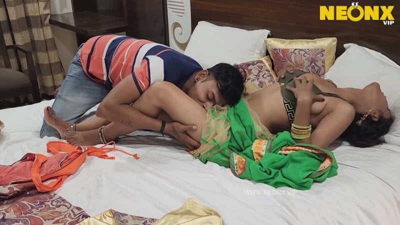 Chết tiệt khanki desi chị dâu khỏa thân saree tình dục cứng lớn màu đen tinh ranh âm hộ cockhold chó cái vòi nước interacial Sucker 🍩👅🤤😍